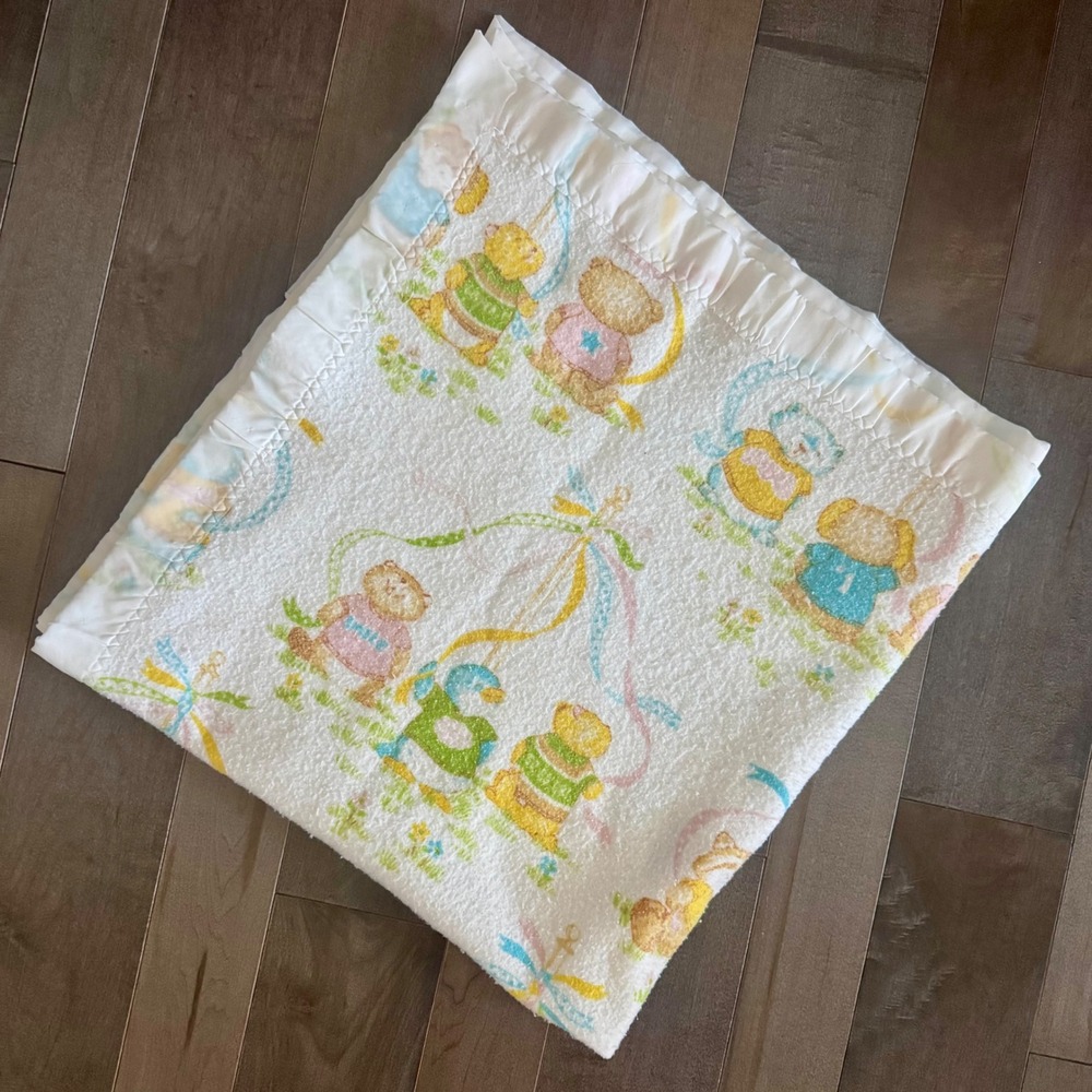Vintage 80s Baby Blanket White Satin Ruffle Teddy Bear Penguin Maypole - Picture 2 of 6